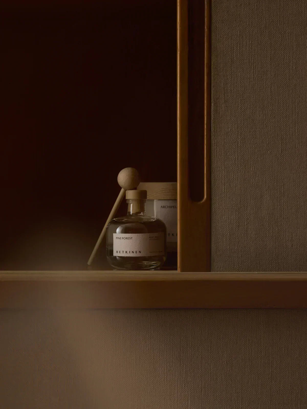 Candle vs. Reed Diffuser vs. Room Spray: Which One Is Right for You?