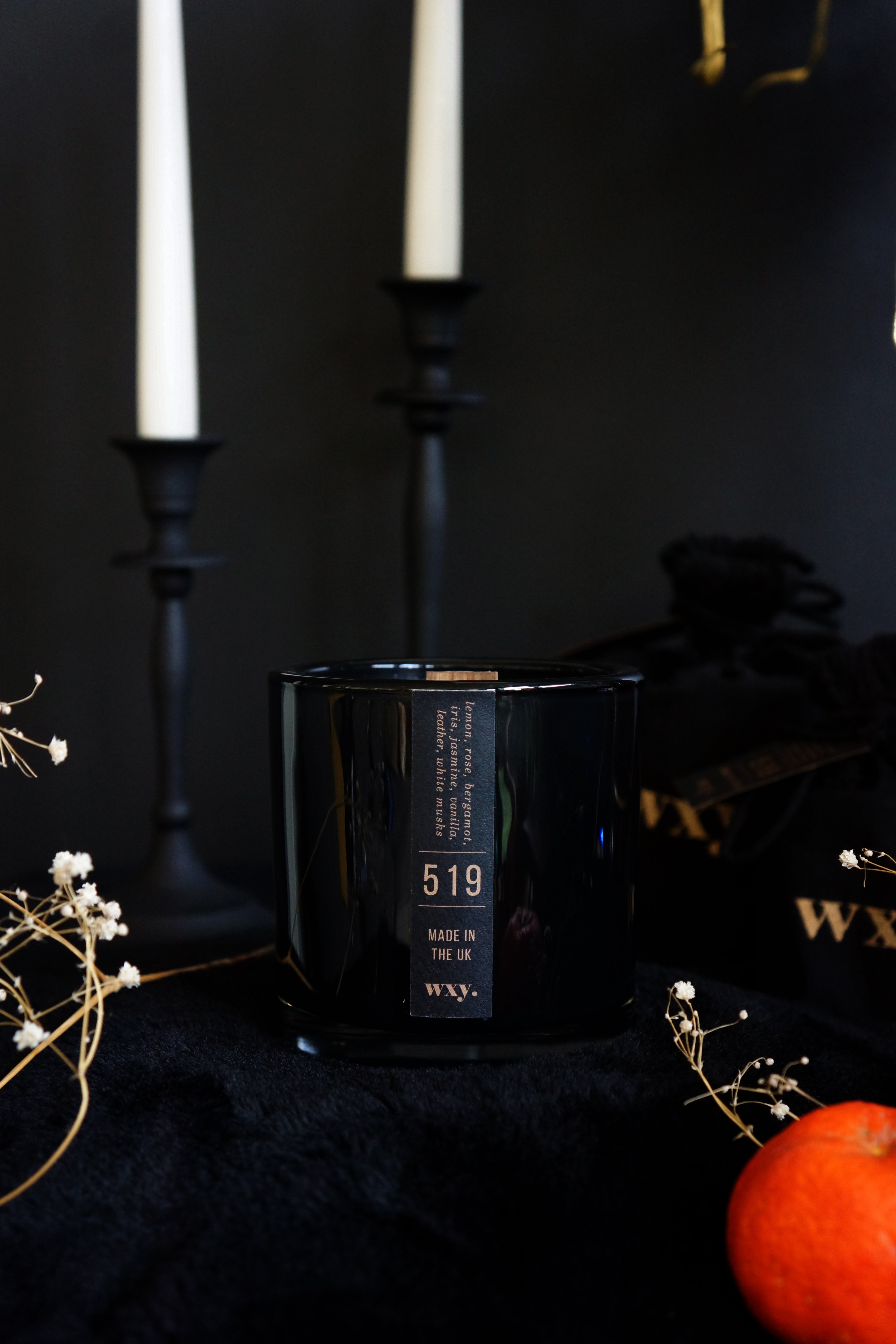 519 Lemon White Musk & Leather Duftkerze, 140 g